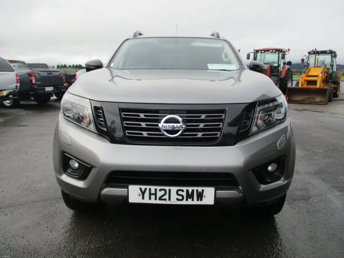 Nissan Navara 2.3 DCI N-GUARD AUTO CREWCAB - Image 2