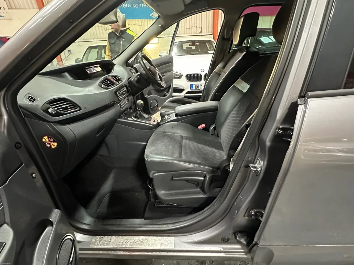 Renault Grand Scenic 2011 - Image 4