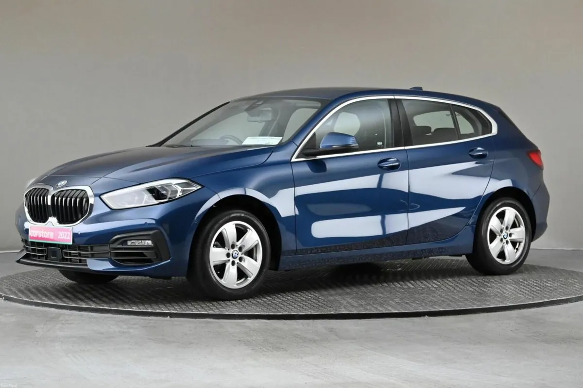 BMW 1-Series 118i AUTO **REVERSE CAMERA**PARKING S - Image 4