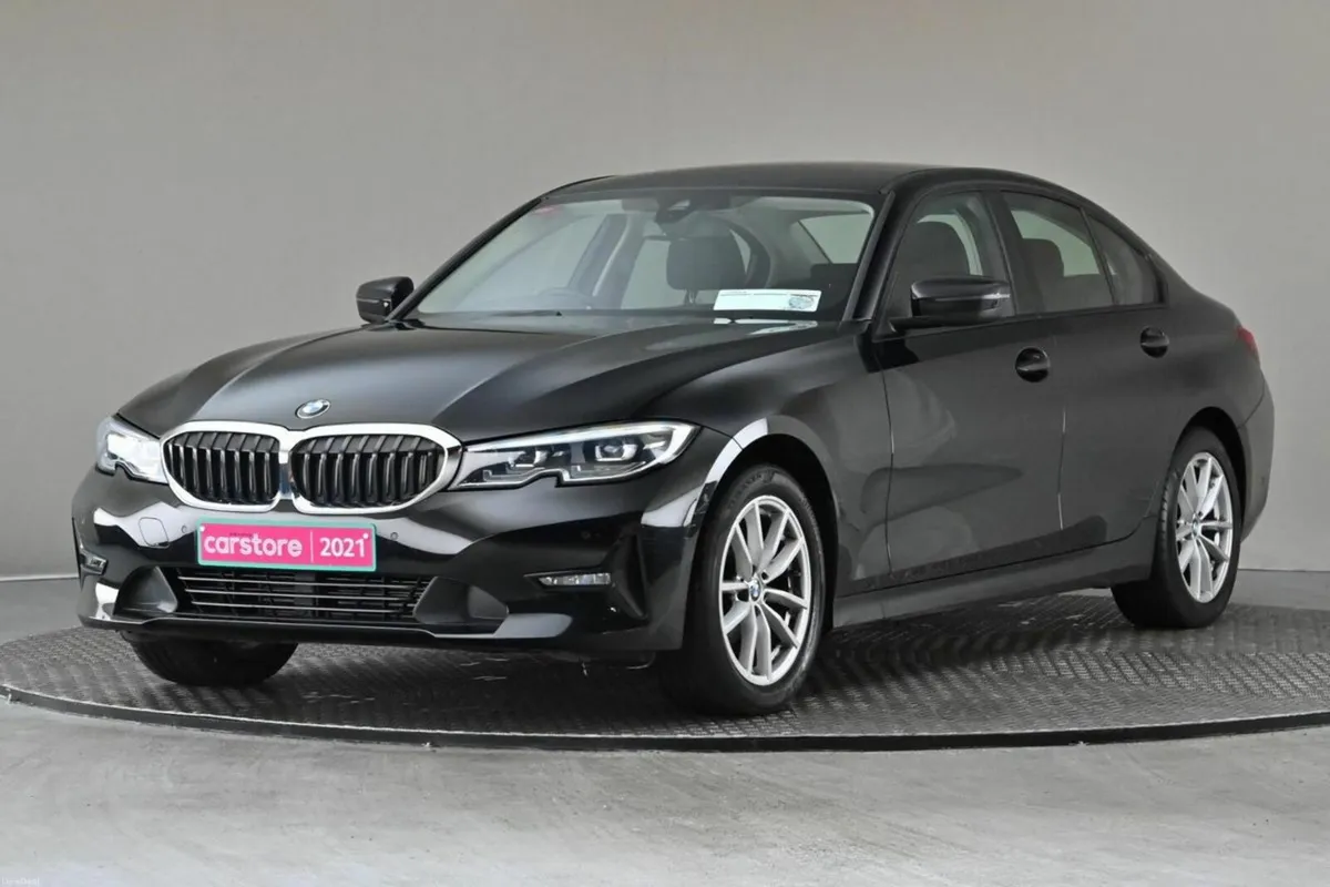 BMW 3-Series 318i SE 2.0 3SBT 4DR**ALLOYS**PARKING - Image 3