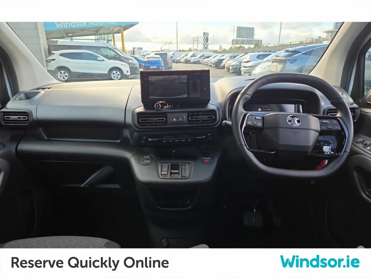 Vauxhall Combo Life Ultimate EV 50kWh - Image 4