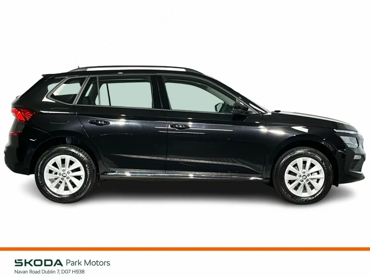 Skoda Kamiq Selection DSG 1.0TSI 115BHP - Parking - Image 6