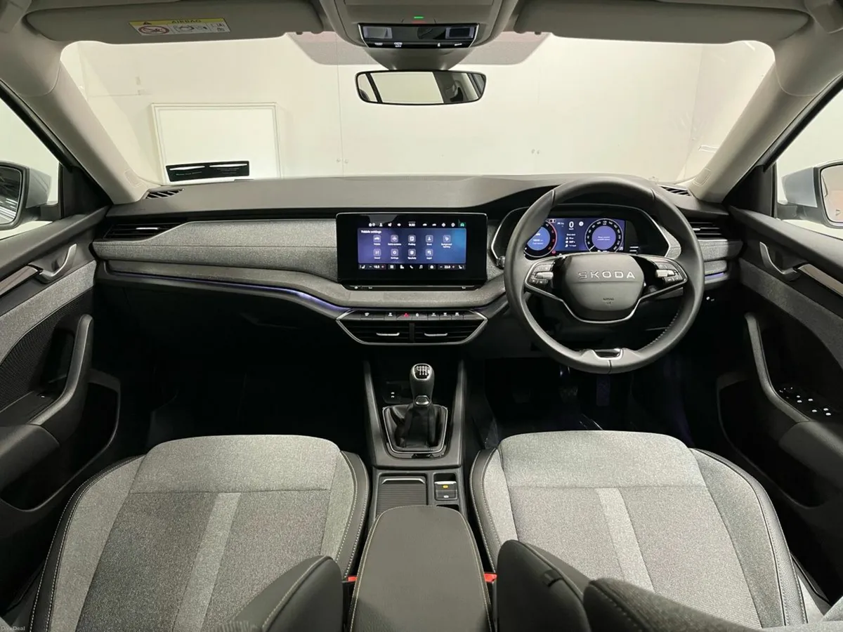 Skoda Octavia Selection+ 2.0TDI 115BHP - Reversing - Image 4