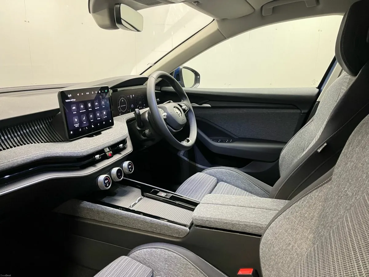 Skoda Superb Selection DSG 2.0TDI 150BHP - Reversi - Image 4