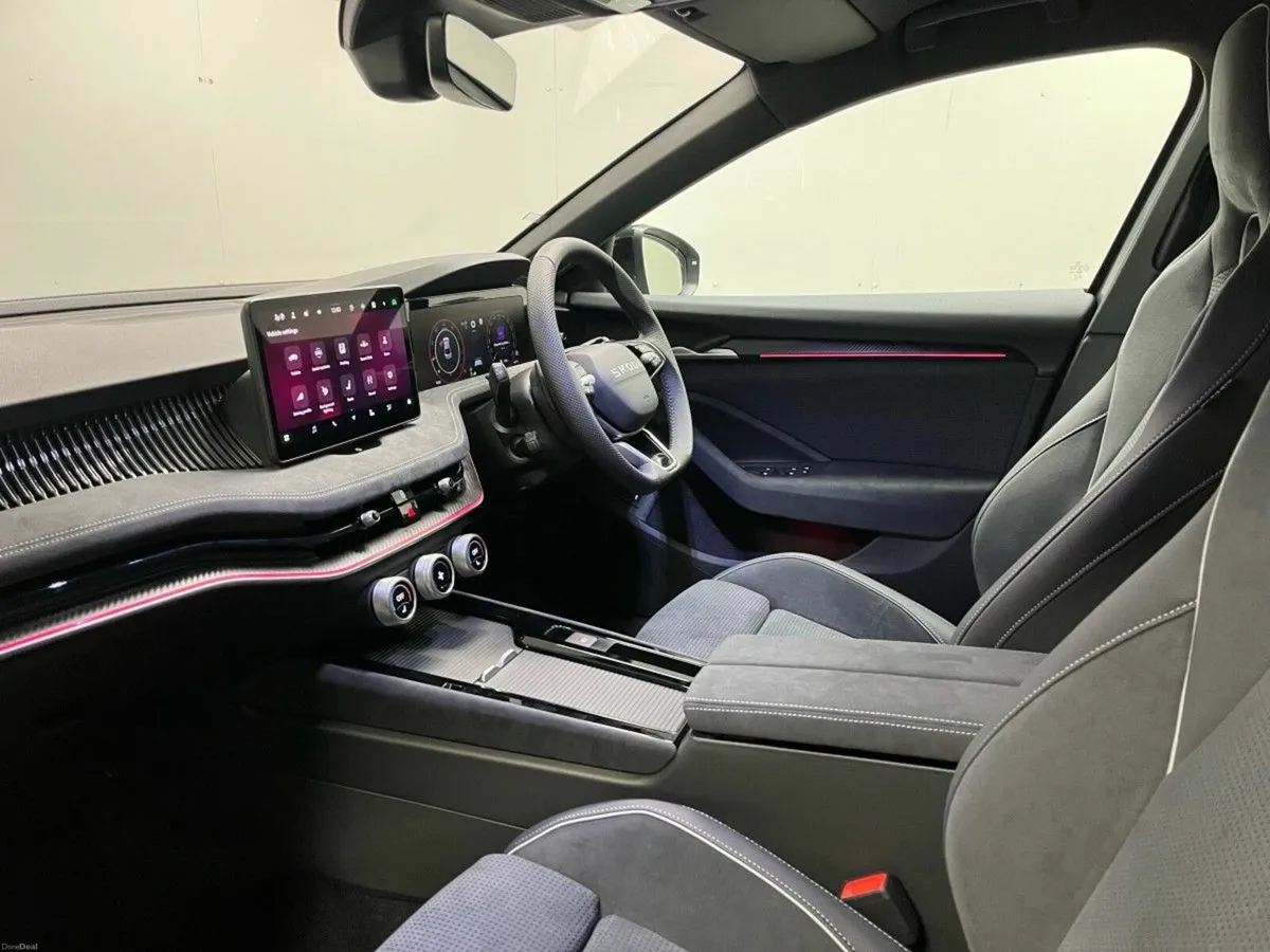 Skoda Superb Sportline DSG 2.0TDI 150BHP - Reversi - Image 4