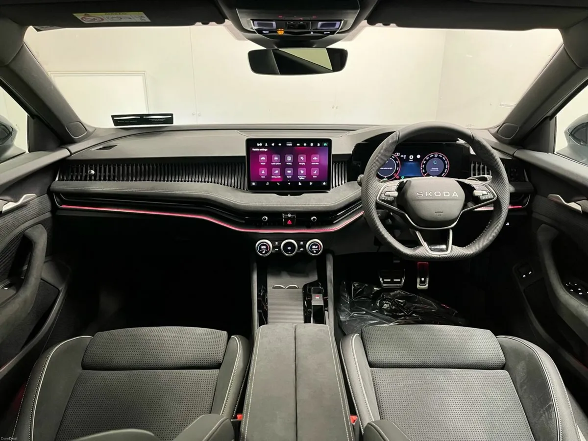 Skoda Superb Sportline Combi PHEV DSG 1.5TSI 204BH - Image 4