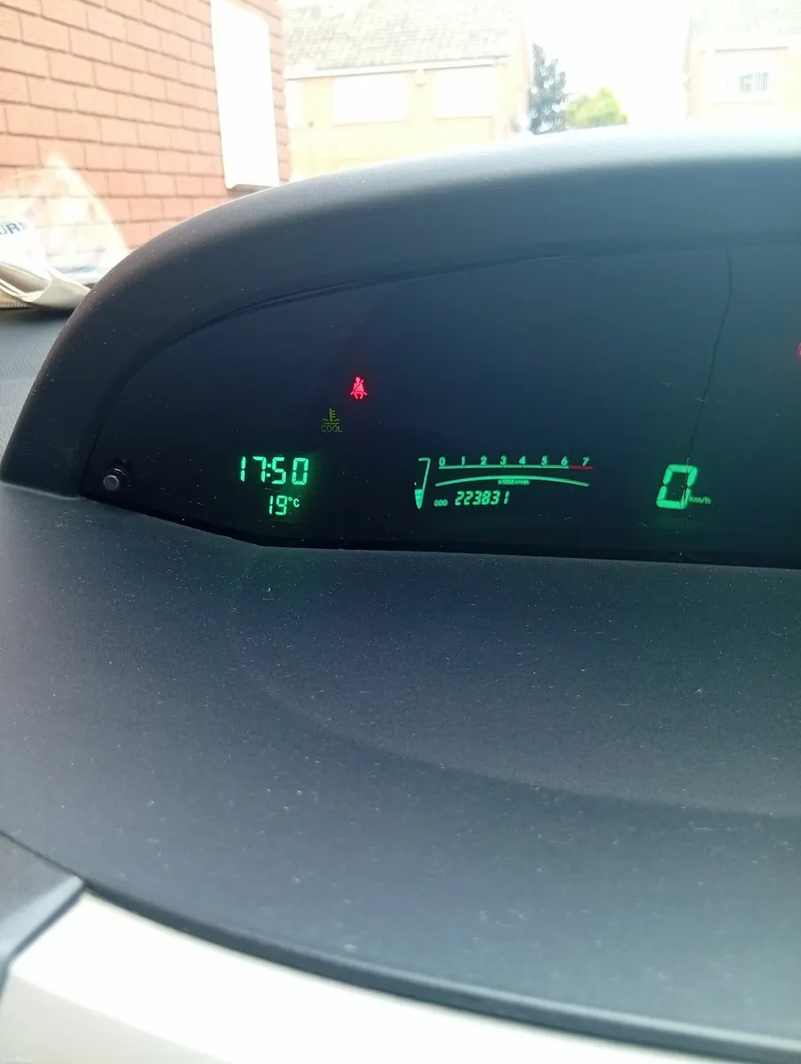 Toyota Yaris 2006 - Image 4