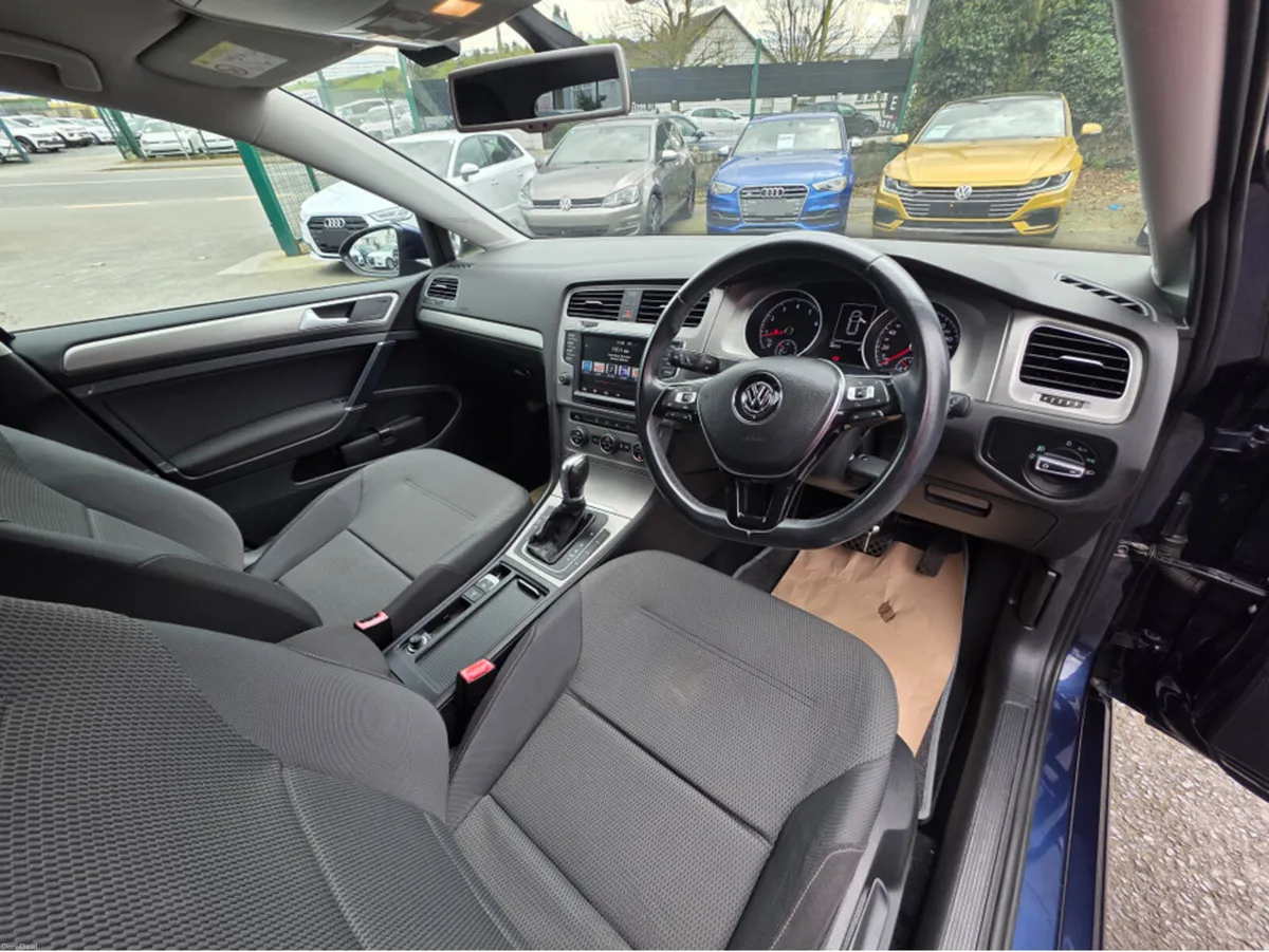 Volkswagen Golf 1.2 COMFORTLINE * REVERSING CAMERA - Image 4
