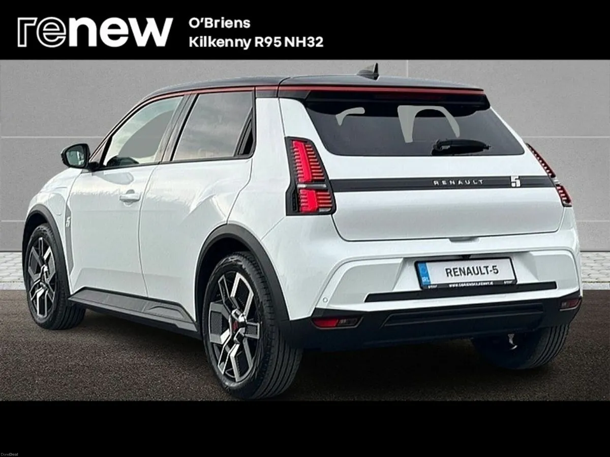 Renault 5 E-Tech EVOLUTION 40 KW 120 BHP AUTO 5DR - Image 3