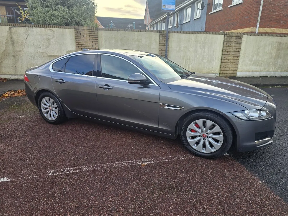 Jaguar XF 2016 - Image 2