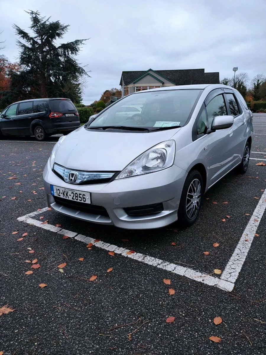 Honda Fit Shuttle Hybrid Automatic.New NCT 09/26! - Image 4