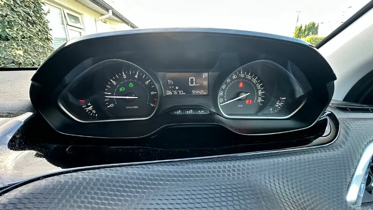 ❗️Peugeot 2008 ACTIVE 1.2 AUTOMATIC 70k km  only - Image 3
