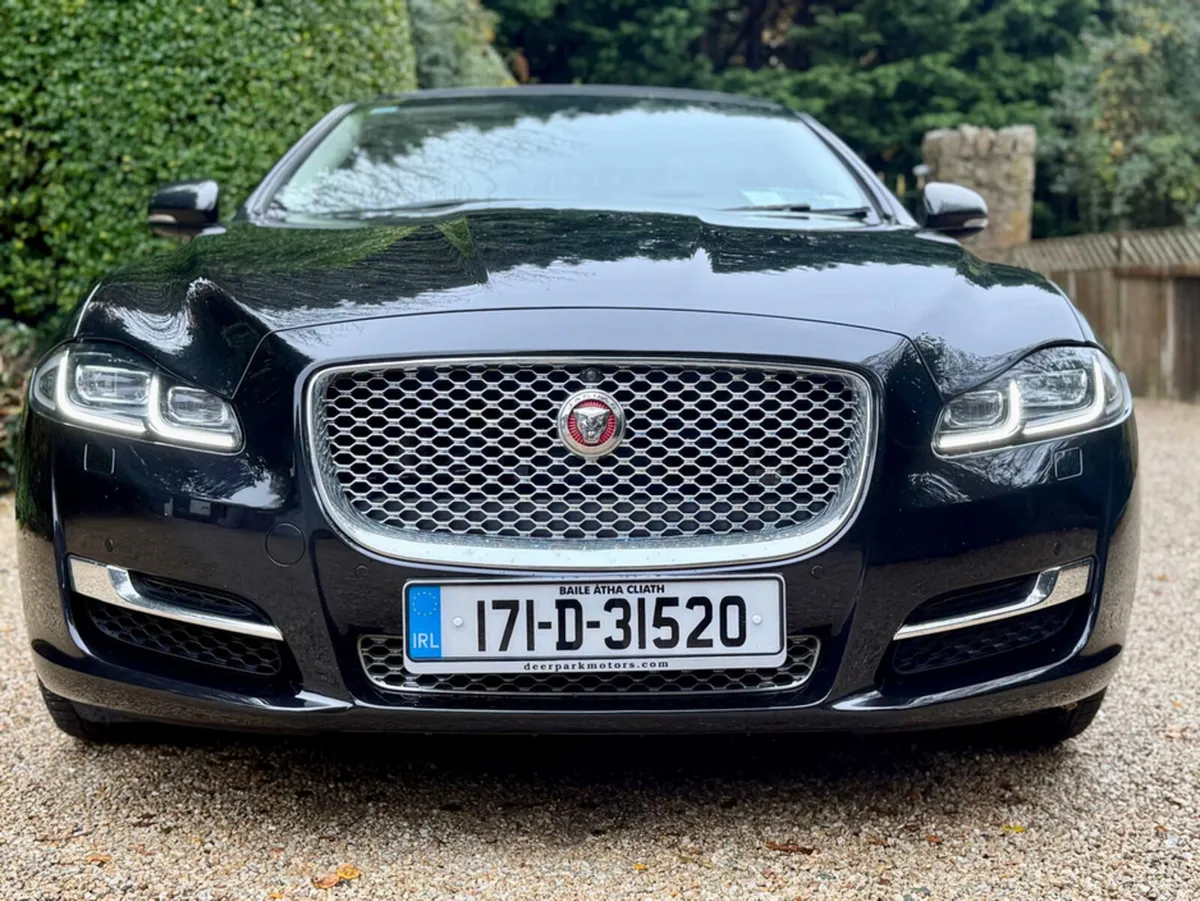 Jaguar XJ 3.0 D PORTFOLIO - Image 3