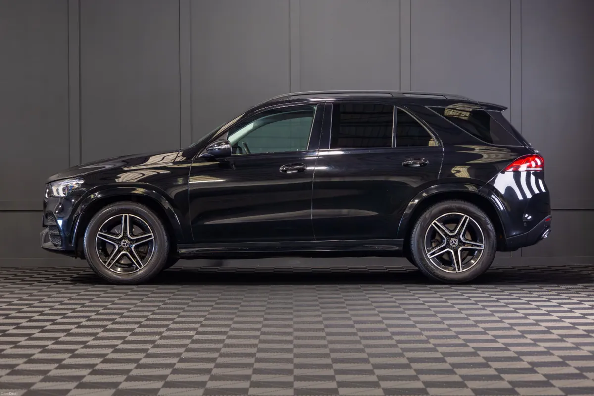 2019 Mercedes-Benz GLE 300d 4Matic - Image 3