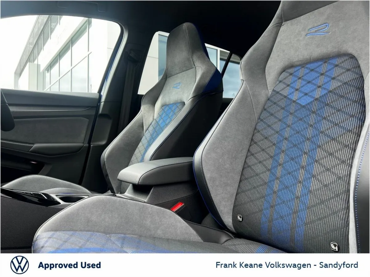 Volkswagen Golf *R Black Edition* 2.0 TSI 333HP *P - Image 4