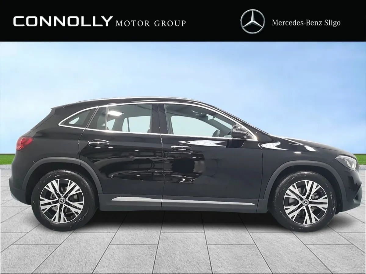 Mercedes-Benz GLA 200d Premium w/ pan roof, 360 ca - Image 3