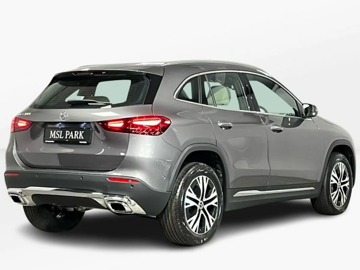 Mercedes-Benz GLA 180 Progressive - High Spec Demo - Image 3
