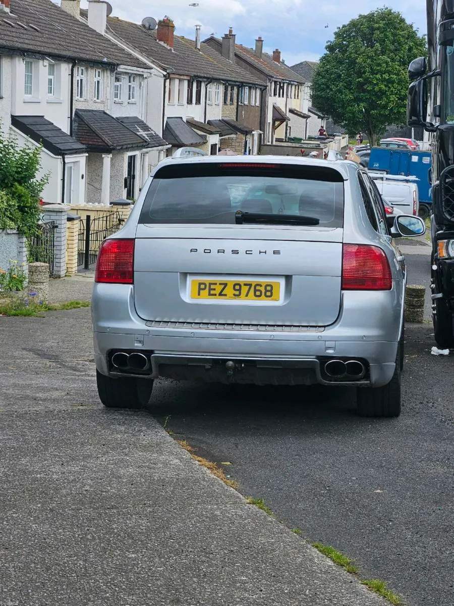 Porsche cayenne 4:5 - Image 2