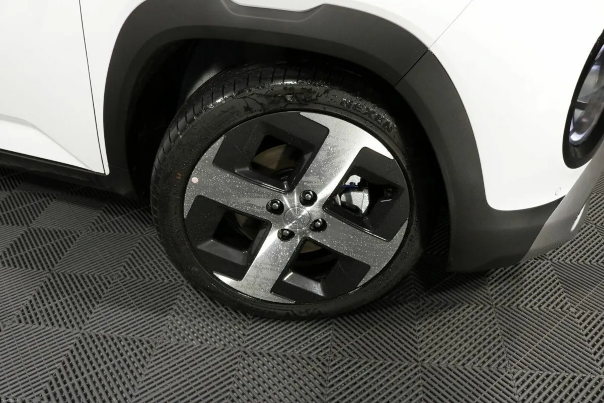 Hyundai INSTER COMMERCIAL - ELEGANCE SPEC 49 kWh E - Image 4