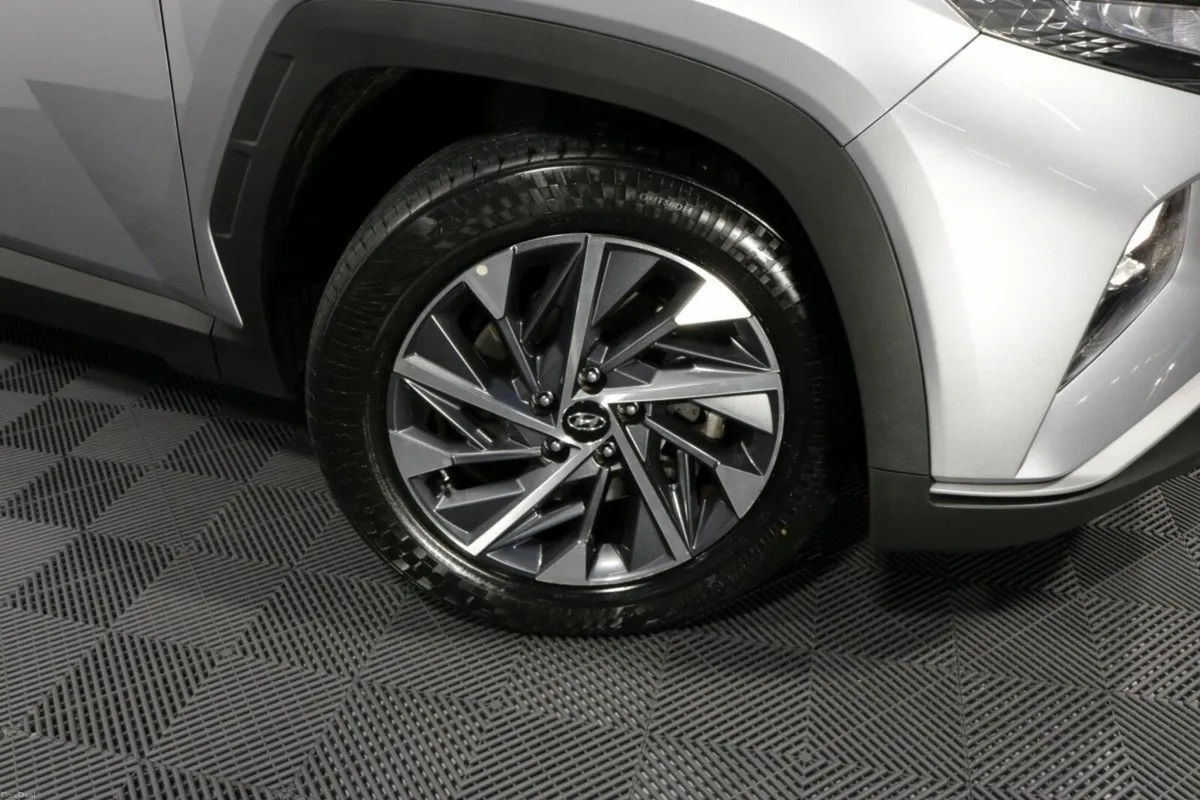 Hyundai Tucson EXECUTIVE 1.6L DIESEL SUV - Image 3