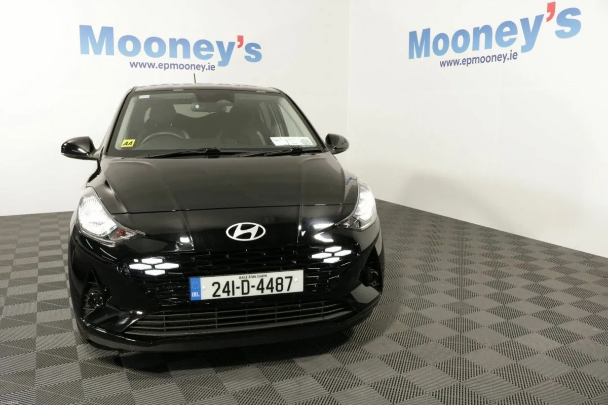 Hyundai i10 DELUXE PLUS 1.0L PETROL HATCHBACK - Image 2