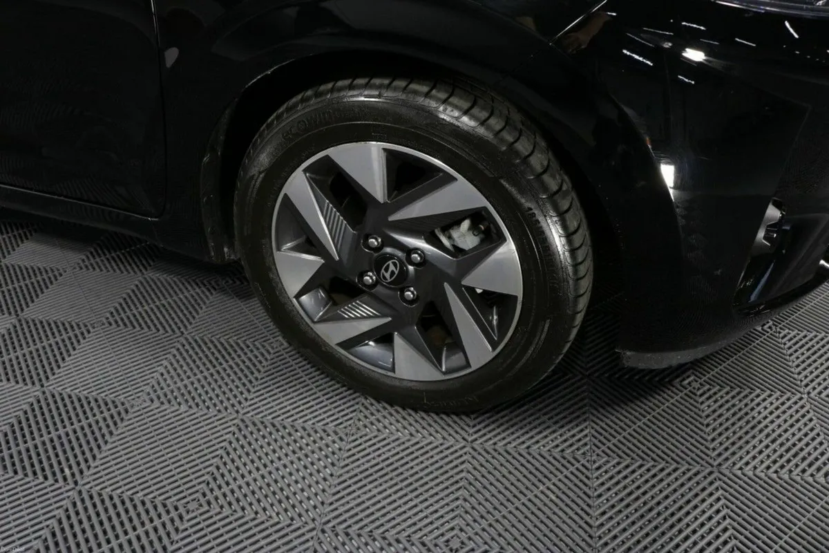 Hyundai i10 DELUXE PLUS 1.0L PETROL HATCHBACK - Image 3