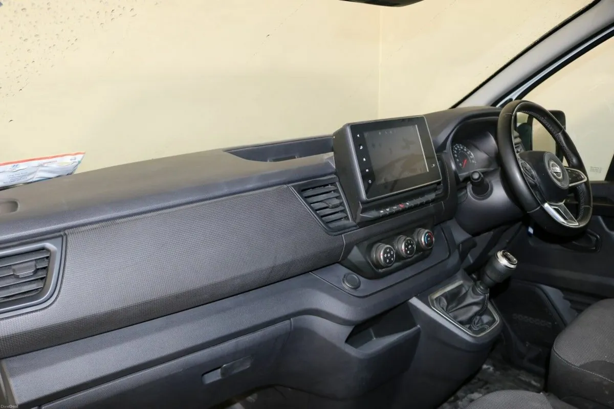 Nissan Primastar L2H1 130 SV Commercial Van - Pric - Image 5