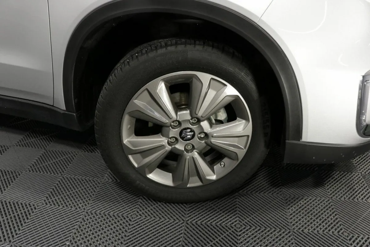Suzuki Vitara SZ-T HYBRID - LOW MILEAGE - AUTOMATI - Image 4