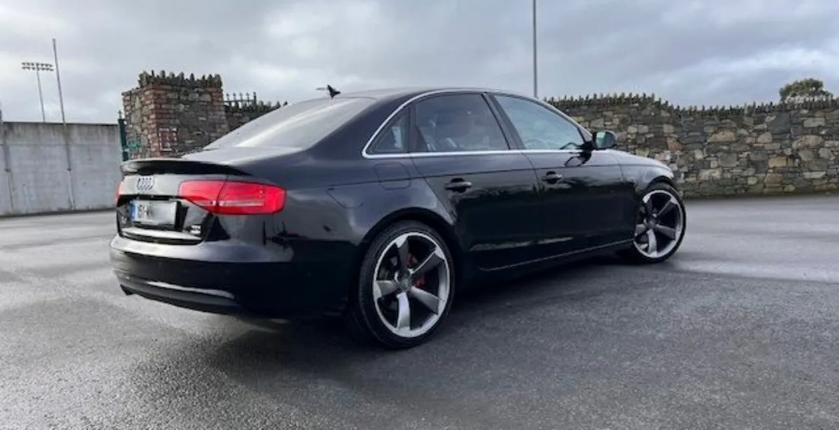 Audi A4 2015 - Image 2