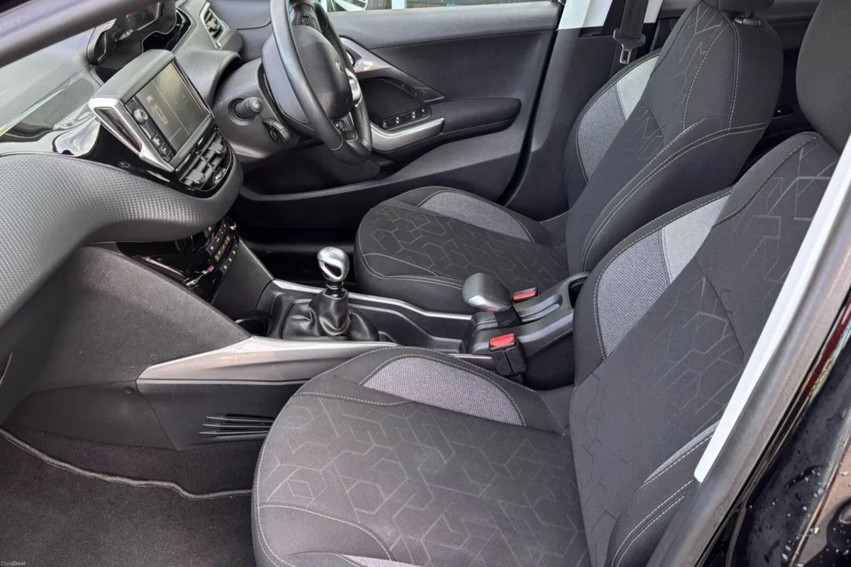 Peugeot 2008 Active Blue HDi 1.5 Diesel 100bhp - Image 5