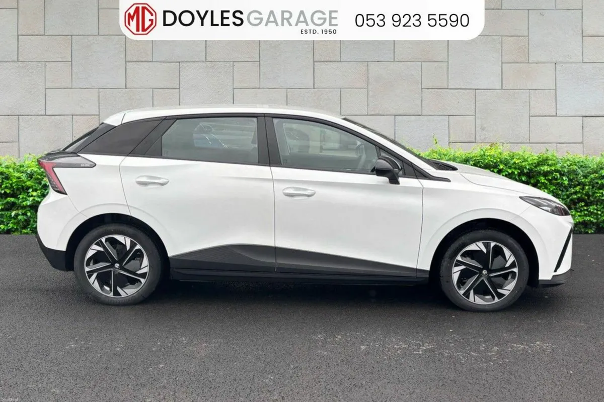 MG MG4 SR Excite *Order your 261 Now* - Image 2