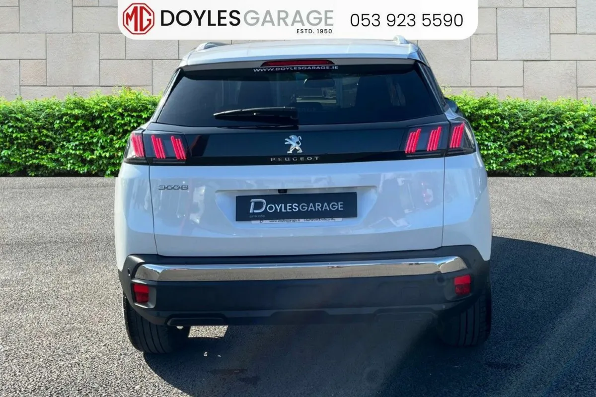 Peugeot 3008 Allure1.5 Blue HDi 130bhp - Image 4