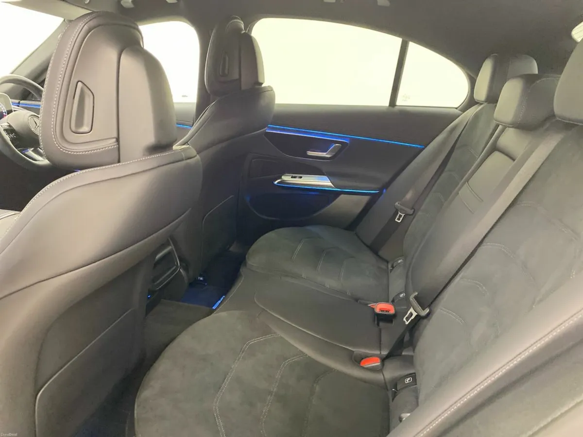 Mercedes-Benz E-Class E 300 e PHEV AMG AUTO, Rever - Image 4