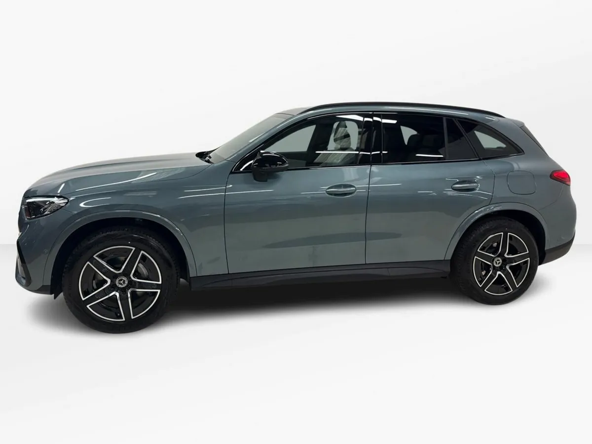 Mercedes-Benz GLC GLC 300 e 4 Matic AMG Line Panor - Image 5