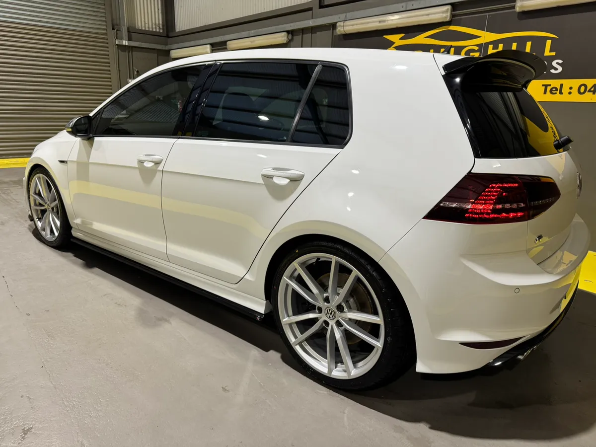2016 Volkswagen Golf R 2.0Tsi 300BHP 4 Motion Auto - Image 3
