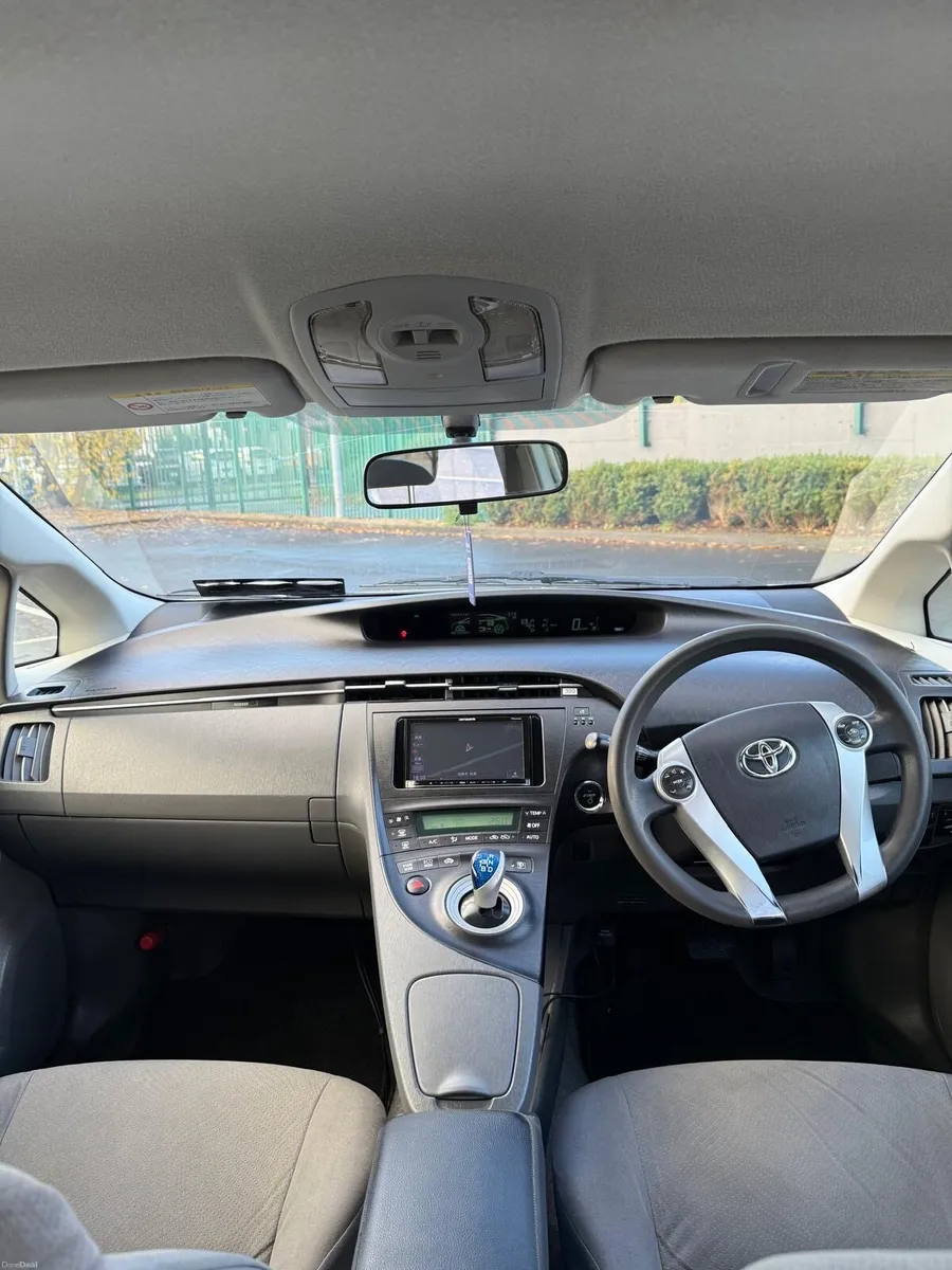 Toyota Prius - Image 4