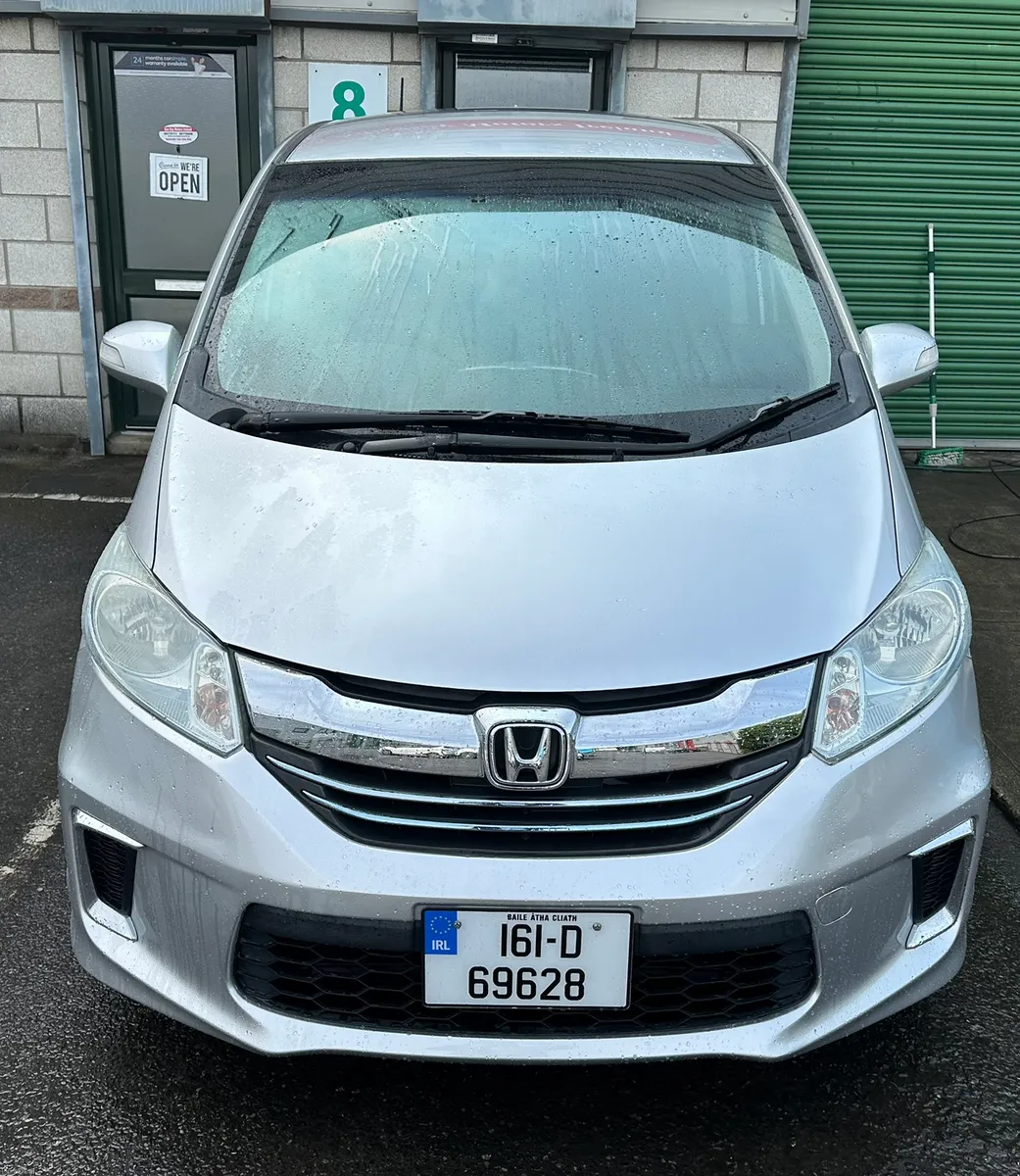 Automatic 6 seater hybrid - Image 3