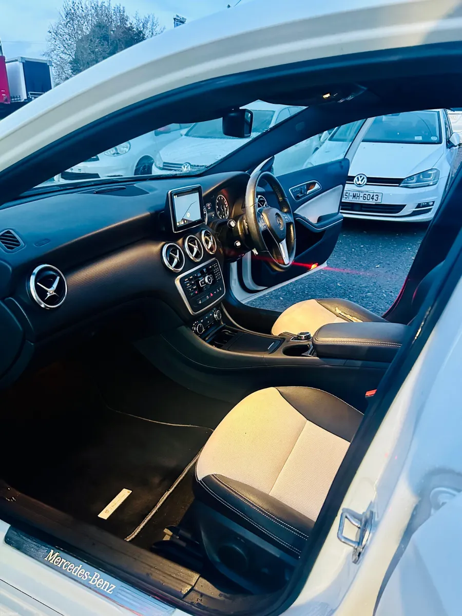 MERCEDES A-CLASS 2014/03 1.6L PETROL AUTOMATIC - Image 5
