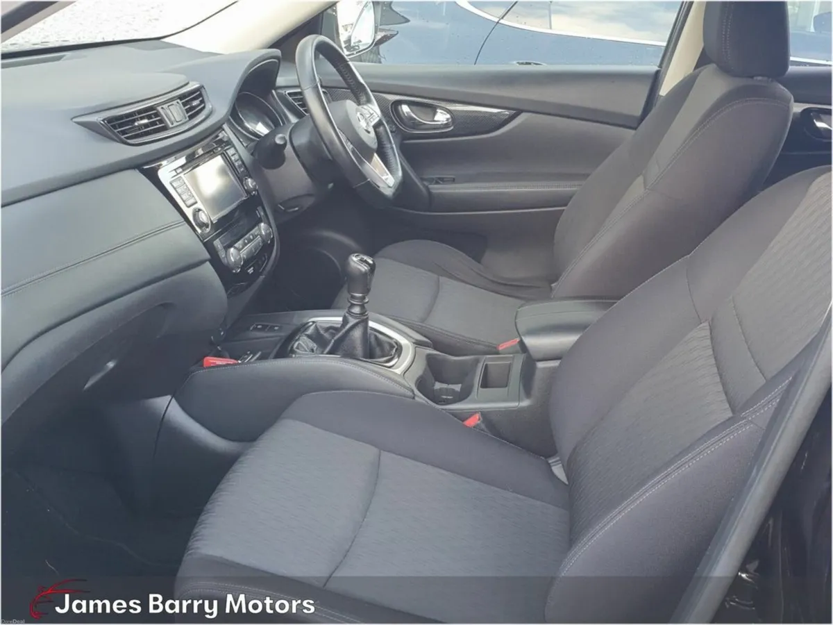 Nissan X-Trail 1.6d SV 7 Seats - Image 3