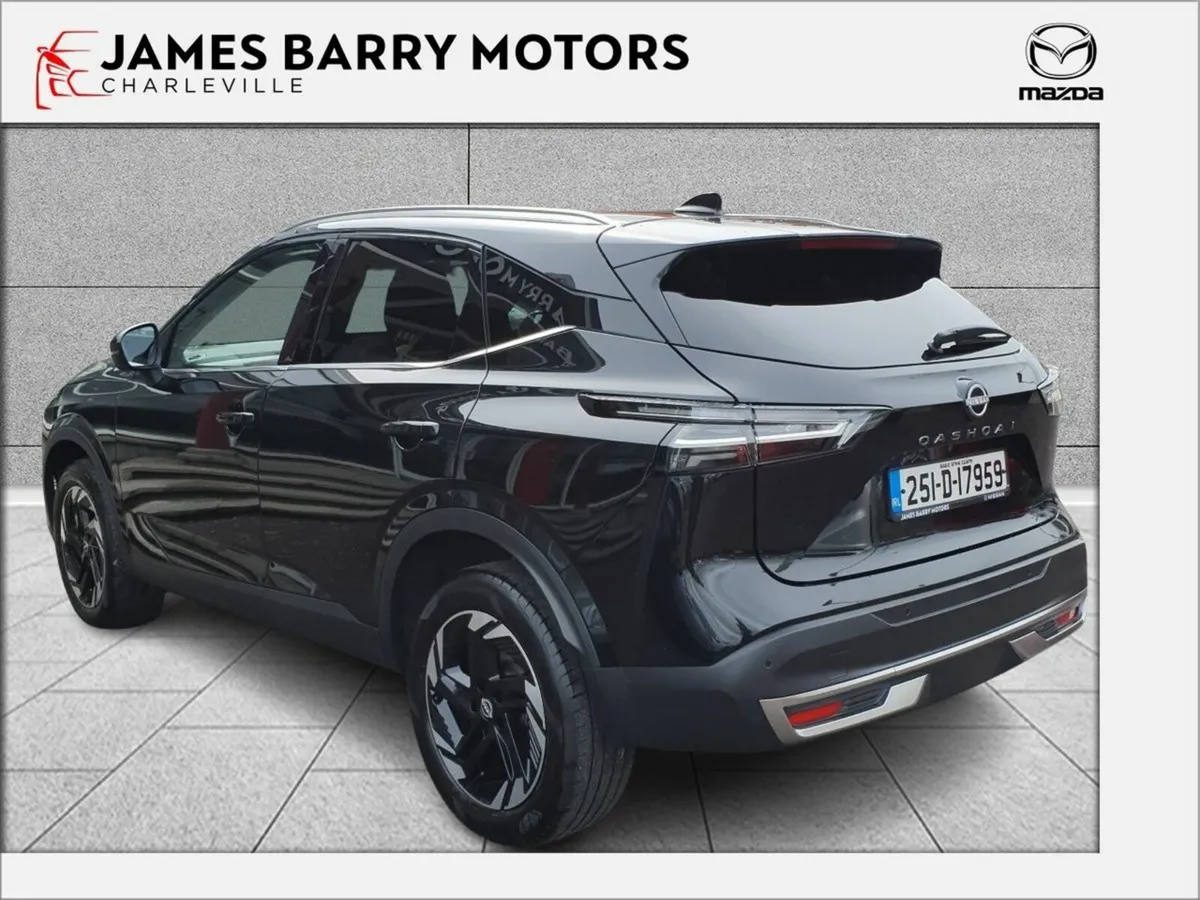 Nissan Qashqai 1.3 PET MILD HYBRID SV PREMIUM - Image 4