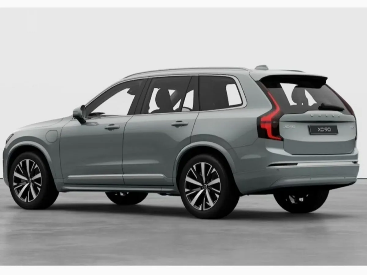 Volvo XC90 T8 PHEV Core - Image 3