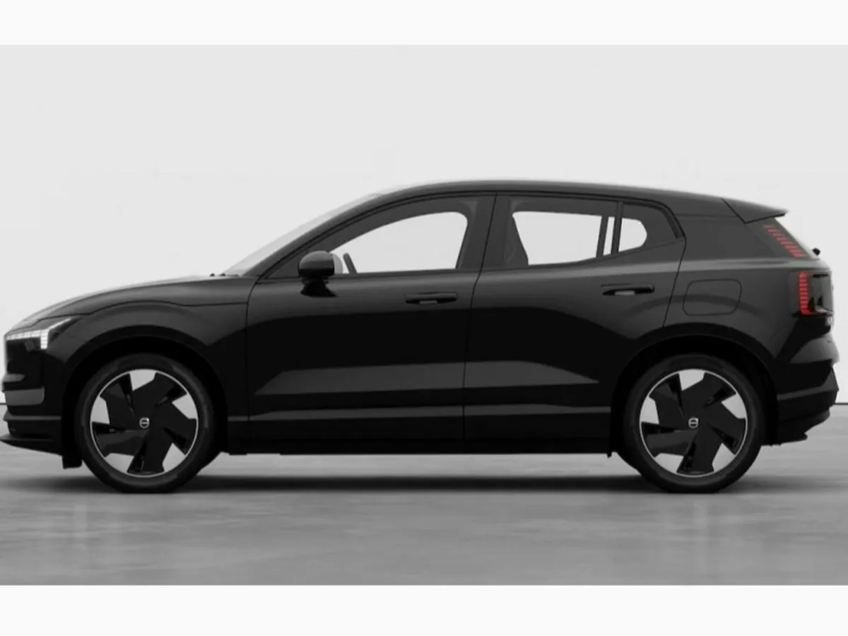 Volvo EX30 Plus Single Motor Extended Range - Image 2