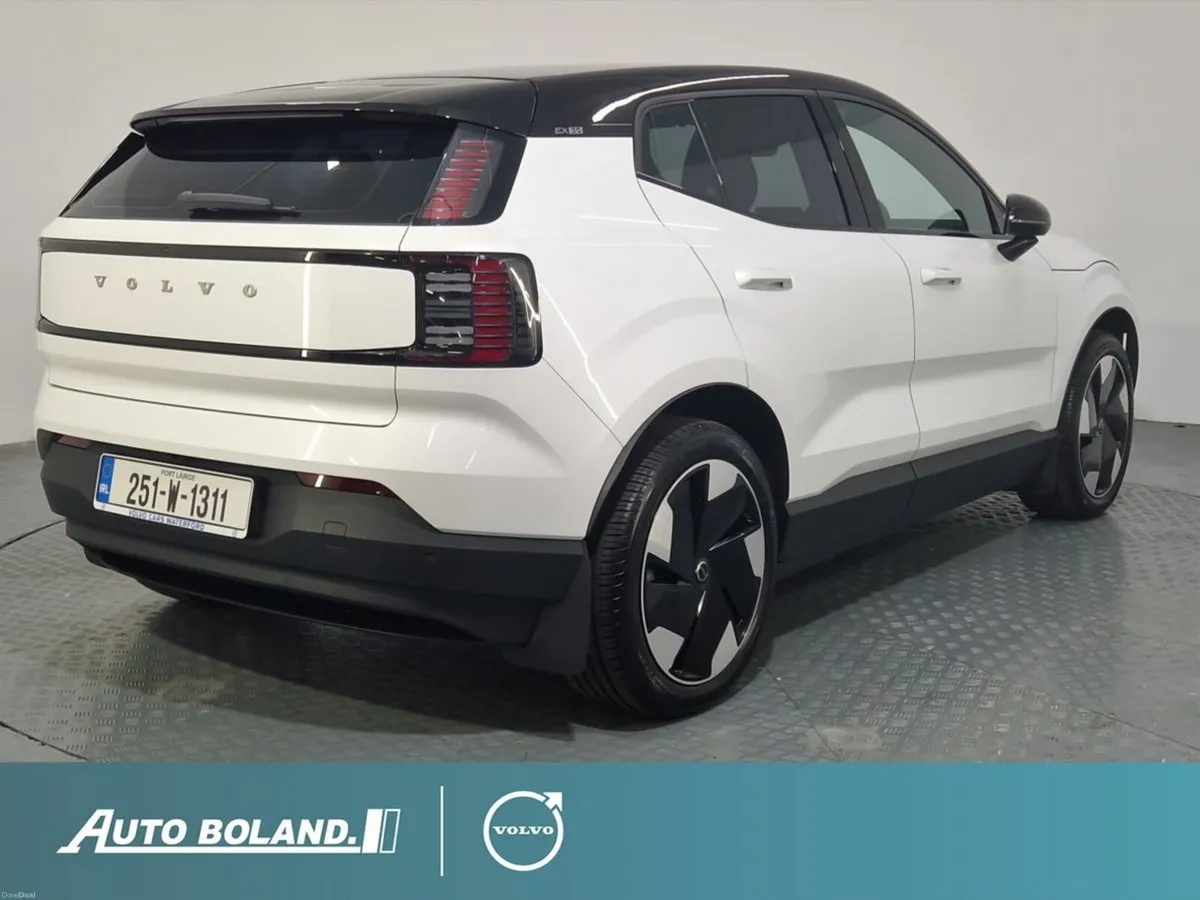 Volvo EX30 Single Motor Extended Range BEV 272hp P - Image 3