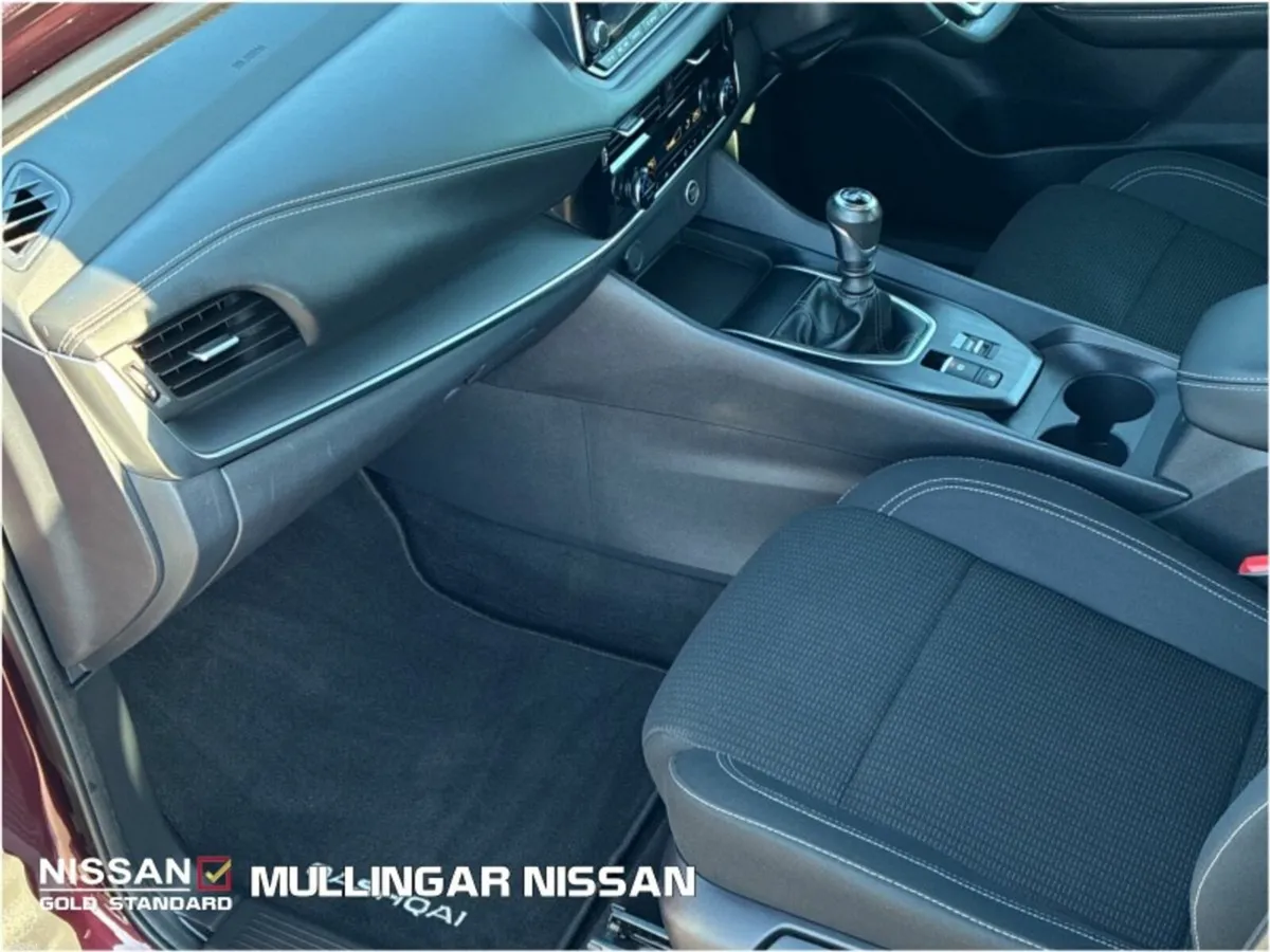 Nissan Qashqai 1.3SV M/Hybrid - Check out our Revi - Image 4