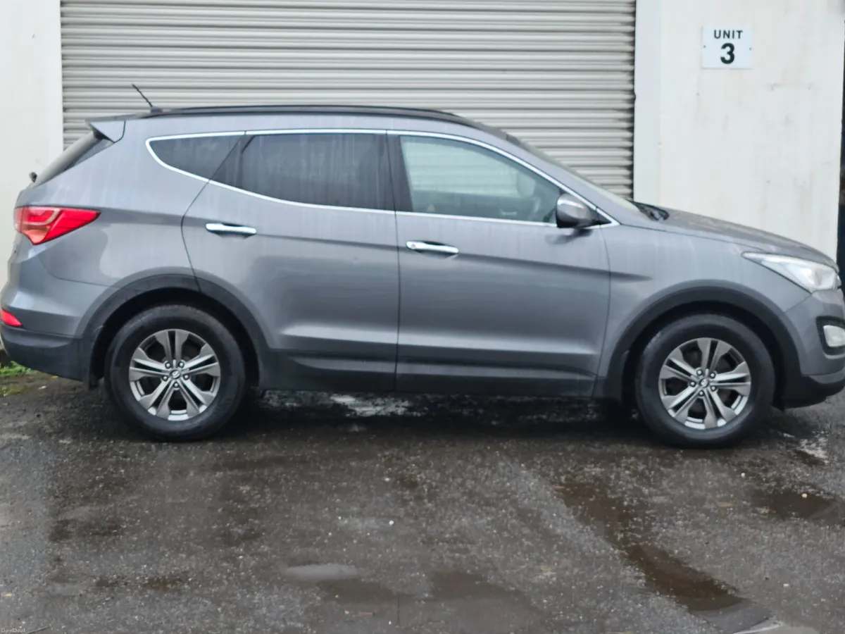 Hyundai Santa Fe 2014 4WD SPECIAL EDITION - Image 3