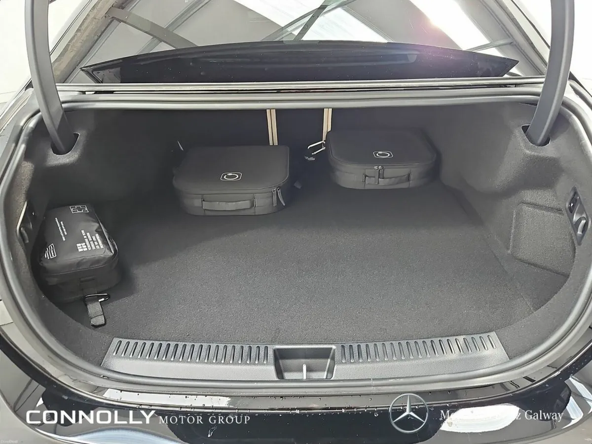Mercedes-Benz E-Class E300de AMG Line Plus | 261 P - Image 6