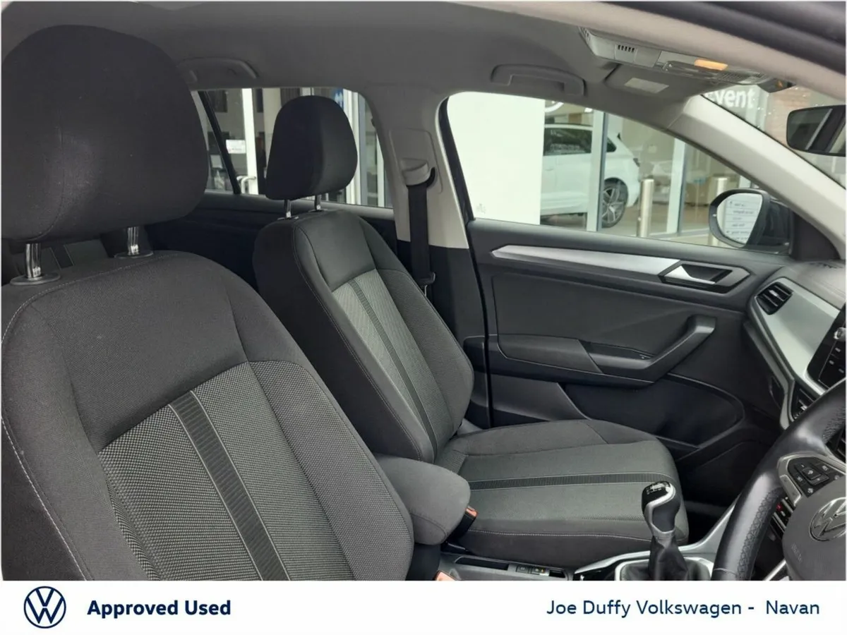 Volkswagen T-Roc LIFE 1.0TSI 110HP - Image 4