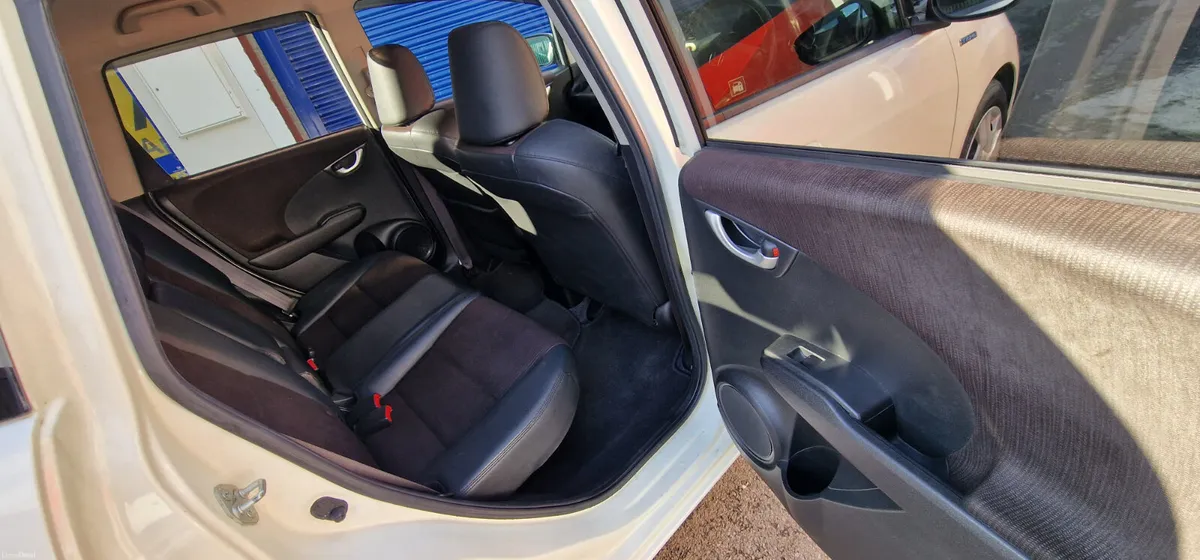 Honda fit Hybrid high spec - Image 6