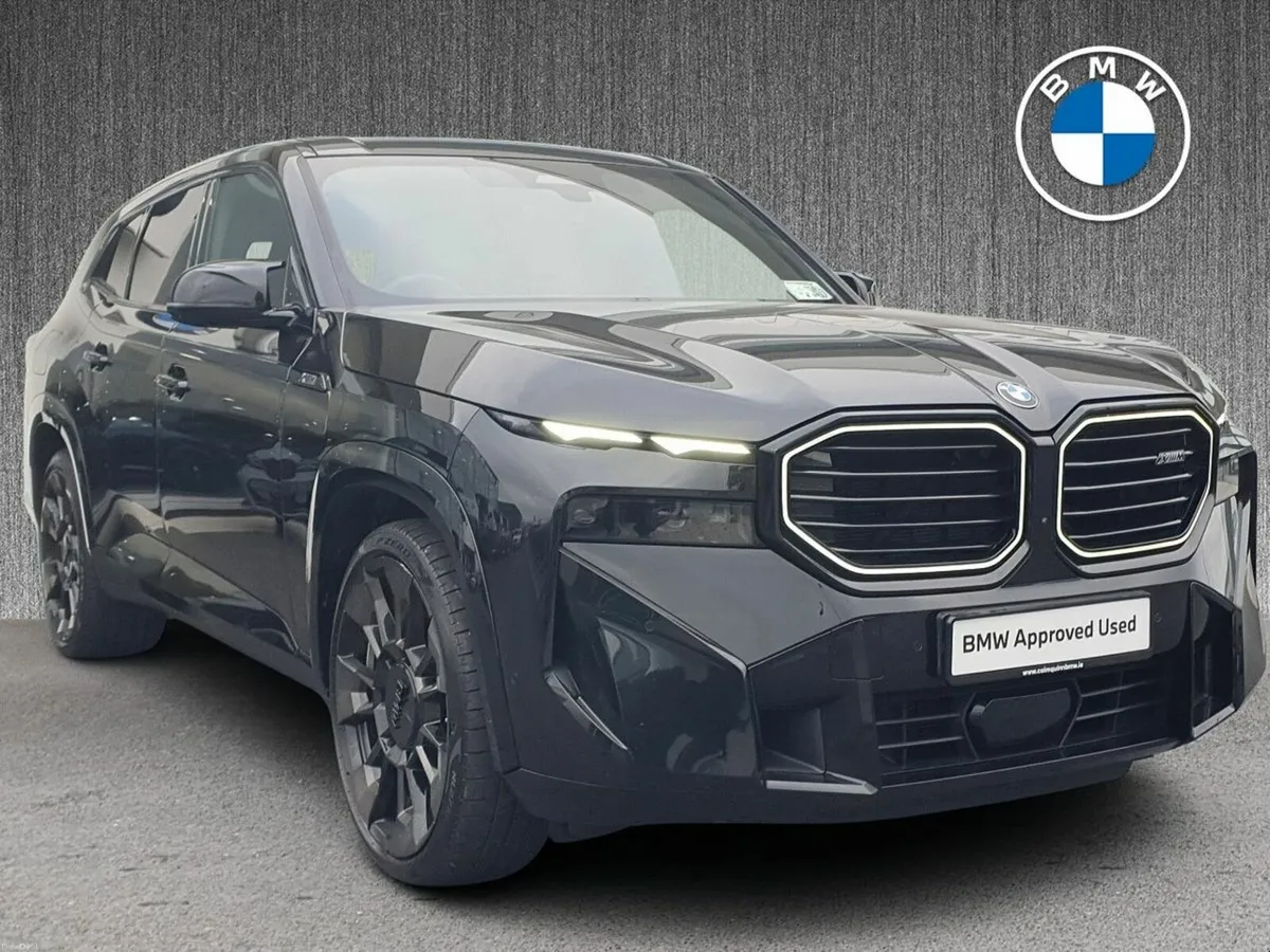 BMW XM 50e - Image 1