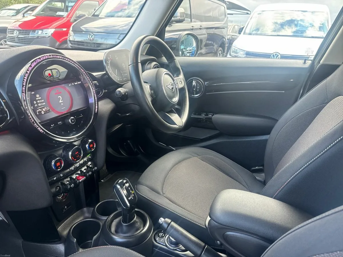 Mini Cooper CLASSIC 1.5 AUTO - Image 3